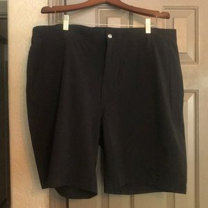 Men’s black golf shorts